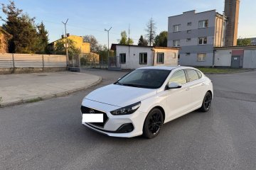 Salonowy 1.4Turbo 140KM Fastback