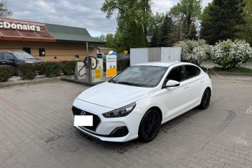 Salonowy 1.4Turbo 140KM Fastback