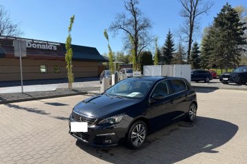 Salonowy 130km ALLURE super stan